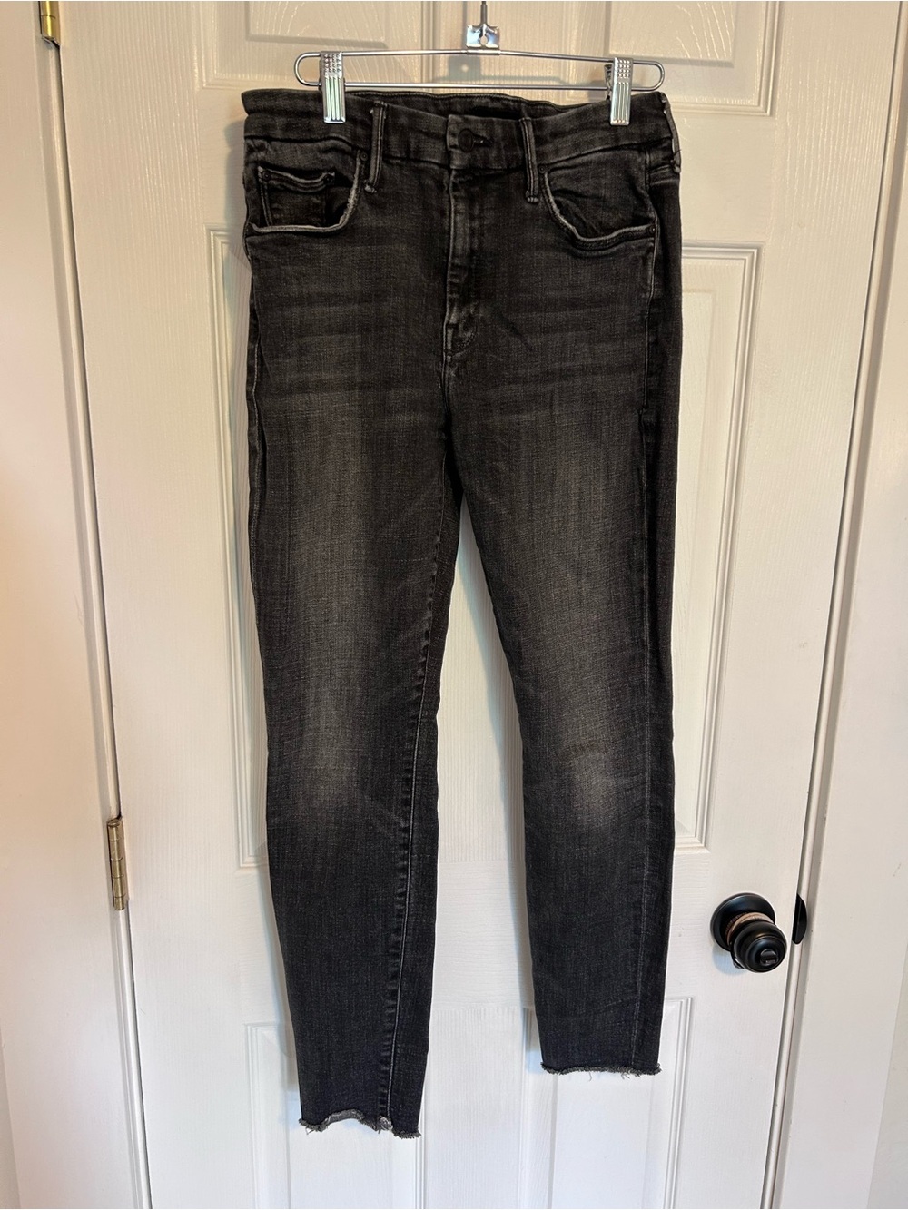 MOTHER “The Looker Ankle Fray” Black Jeans